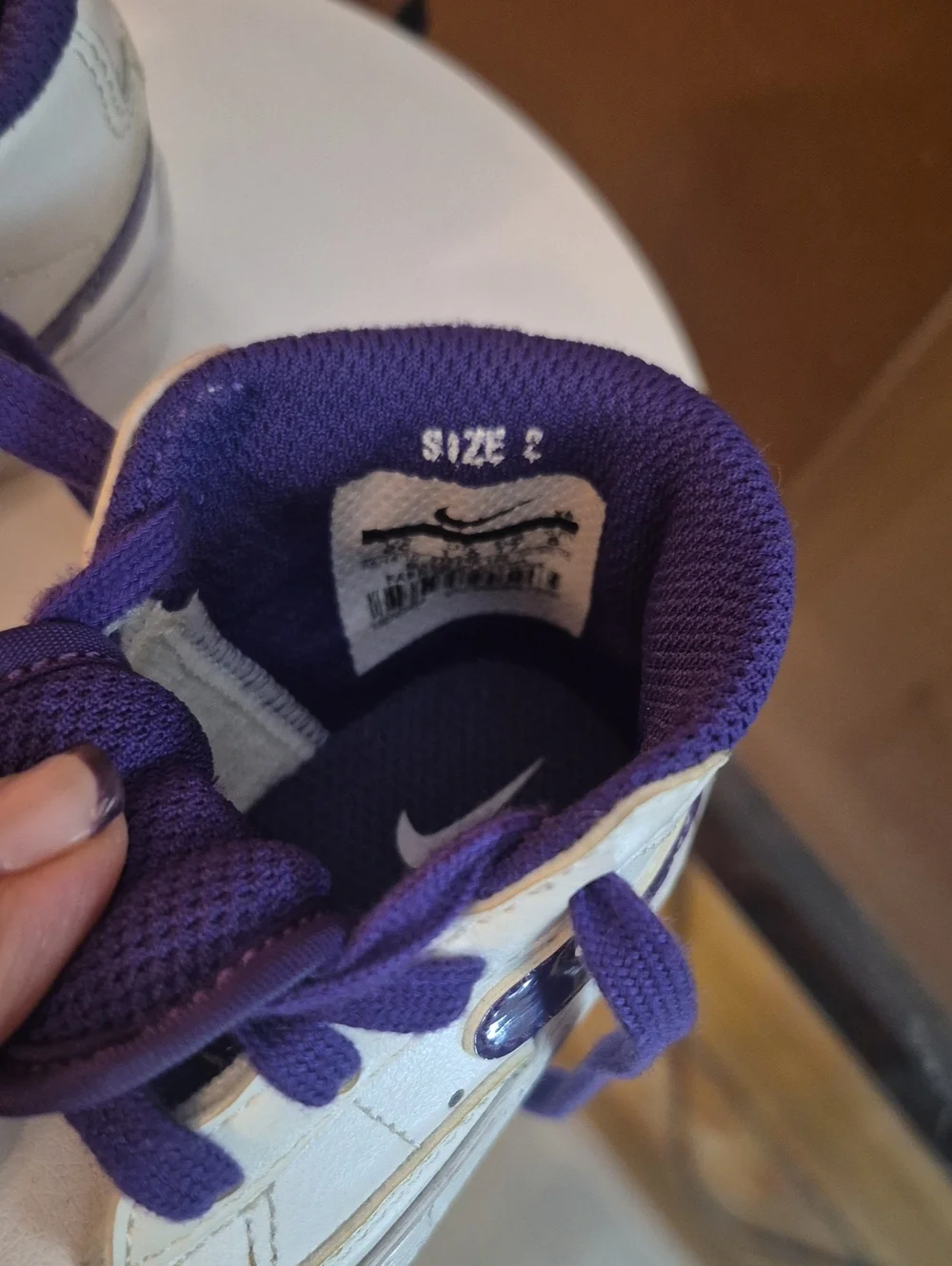 Nike Kids White and Purple Low-Top Sneakers
